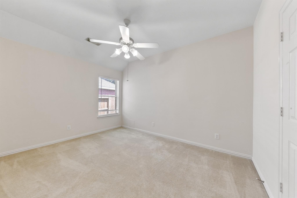 16027 Belleshire Lane - Photo 11
