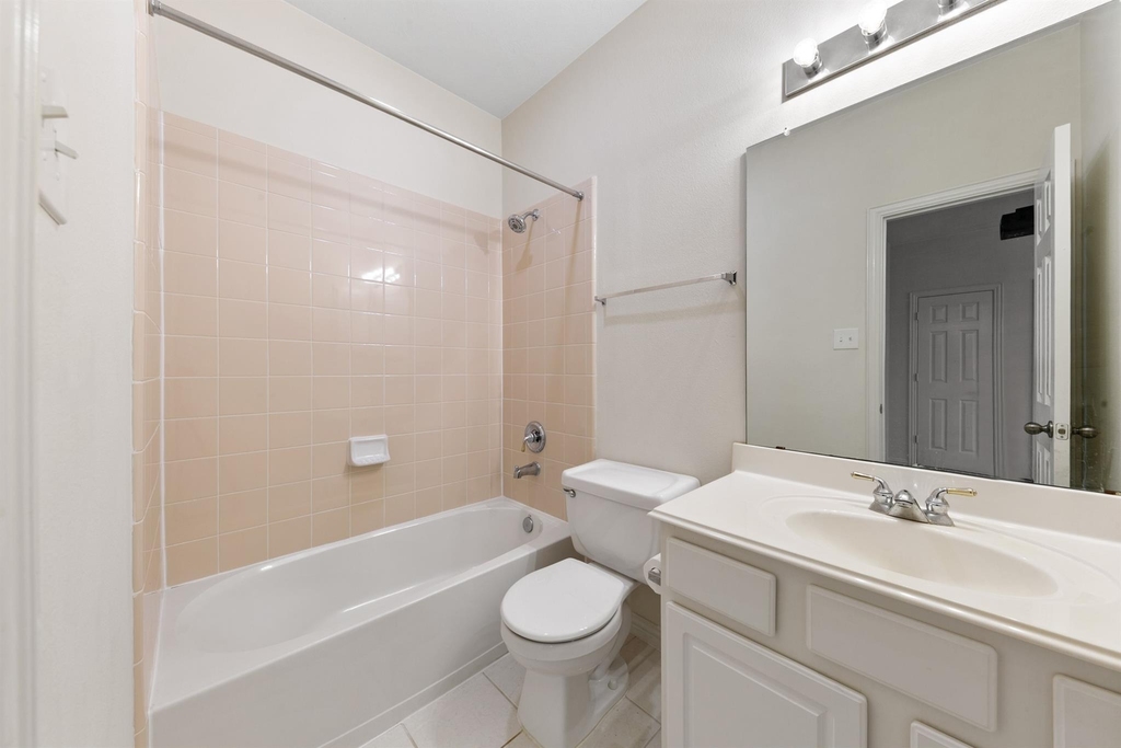 16027 Belleshire Lane - Photo 12