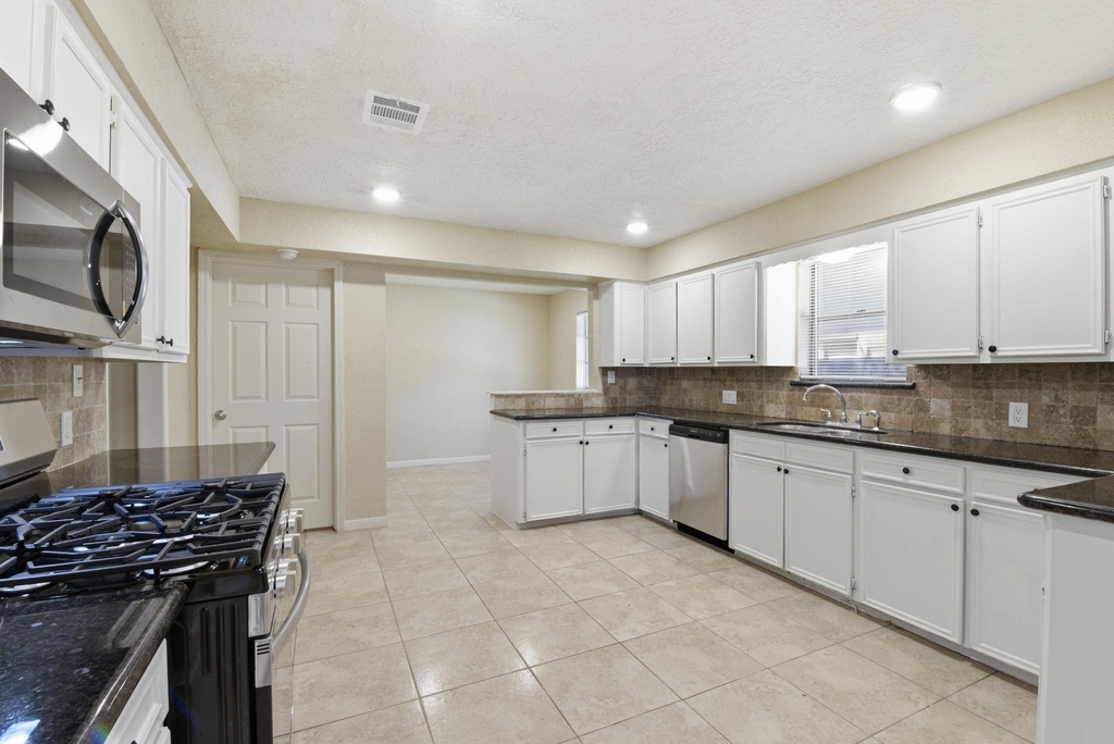 9052 Zapata Way - Photo 17