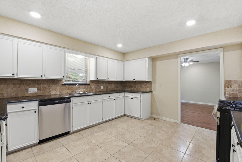 9052 Zapata Way - Photo 18