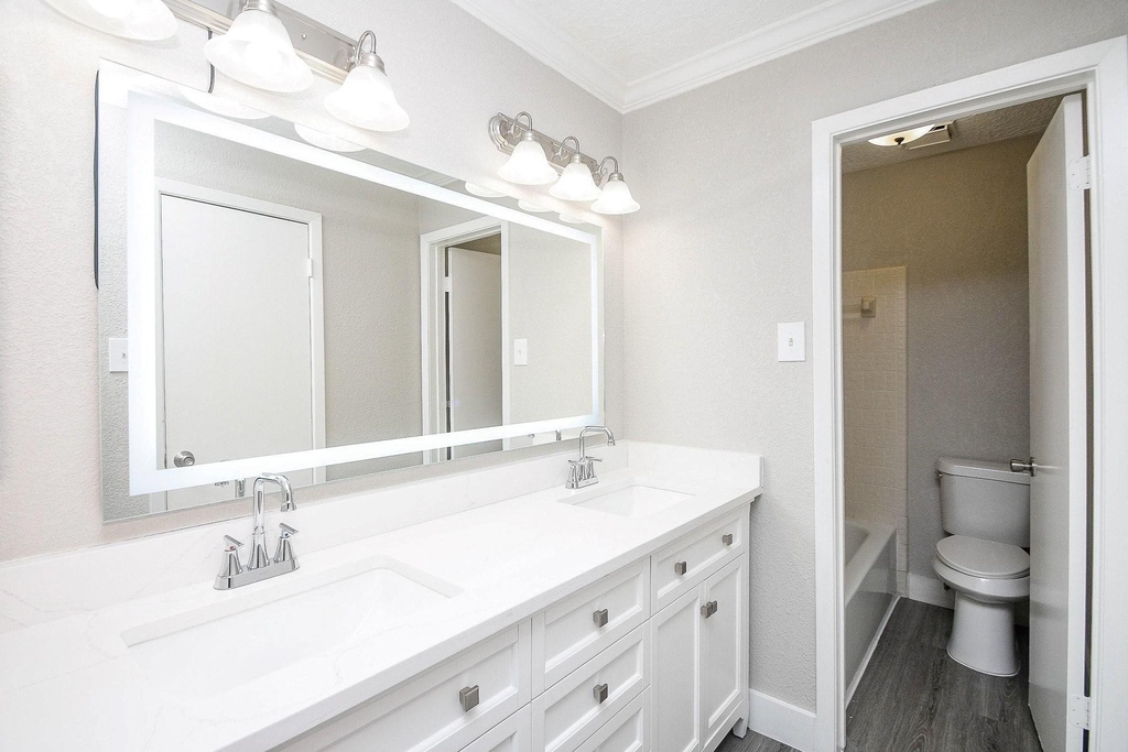 15807 Los Altos Drive - Photo 14