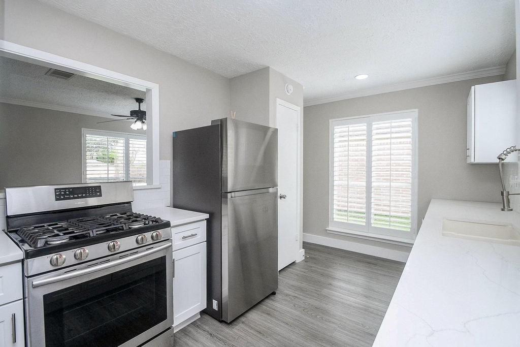 15807 Los Altos Drive - Photo 5