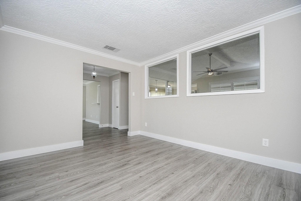 15807 Los Altos Drive - Photo 2