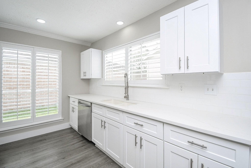 15807 Los Altos Drive - Photo 7