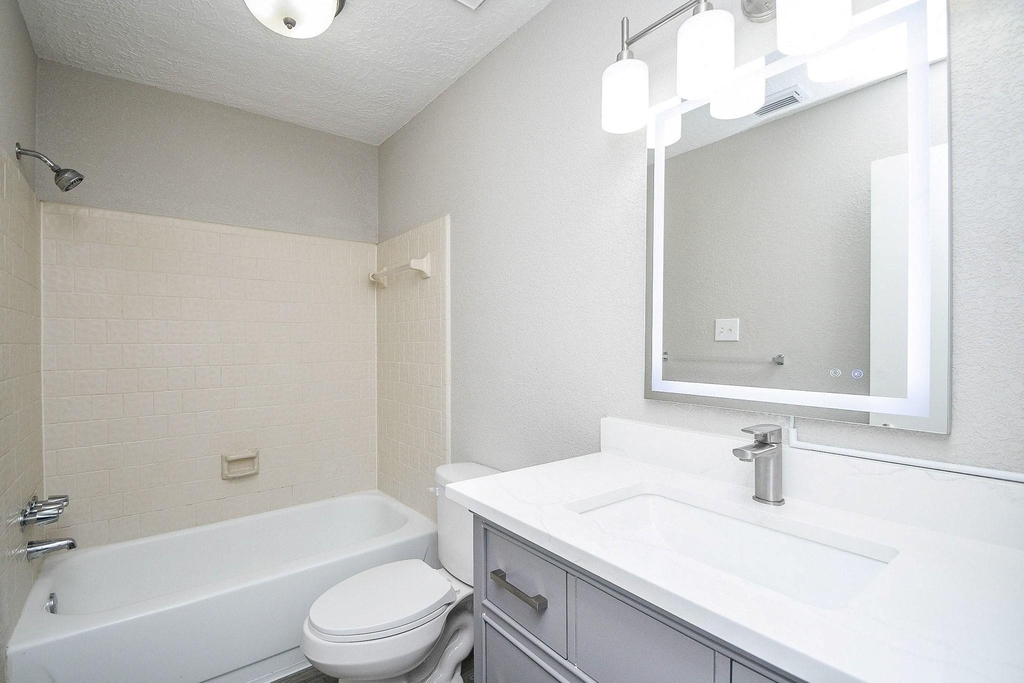 15807 Los Altos Drive - Photo 12