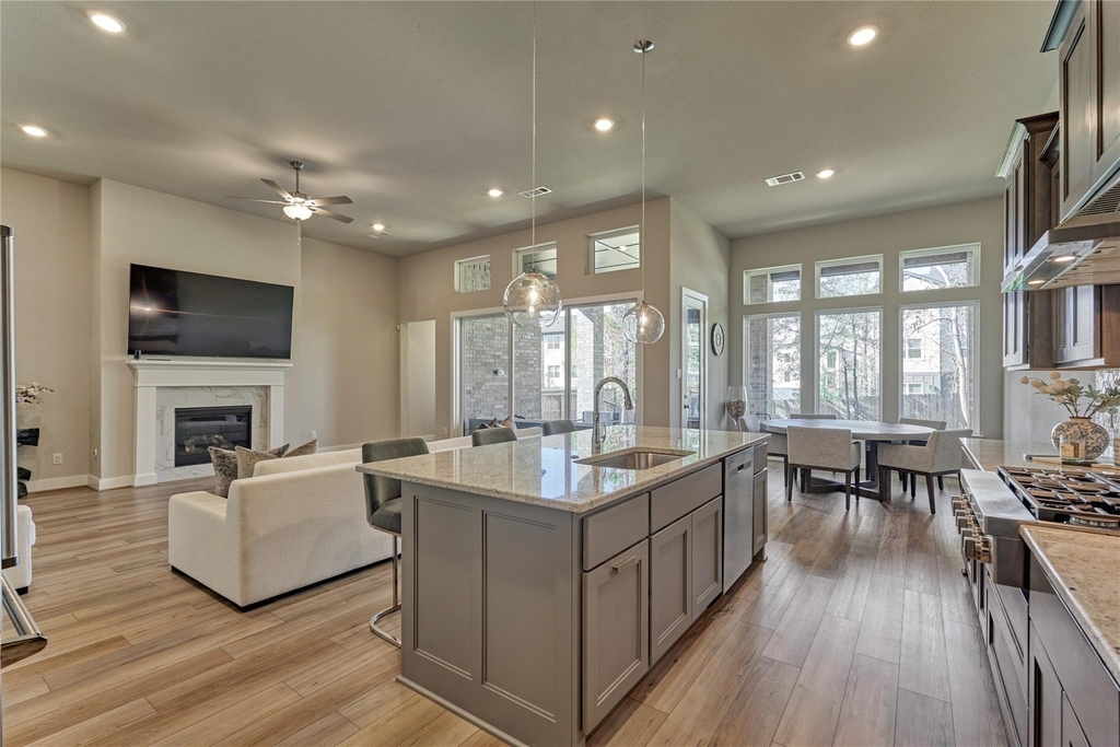 1716 Encino Boulevard - Photo 21