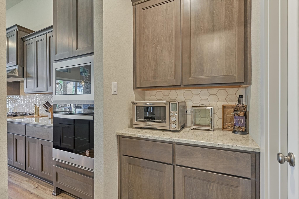 1716 Encino Boulevard - Photo 20