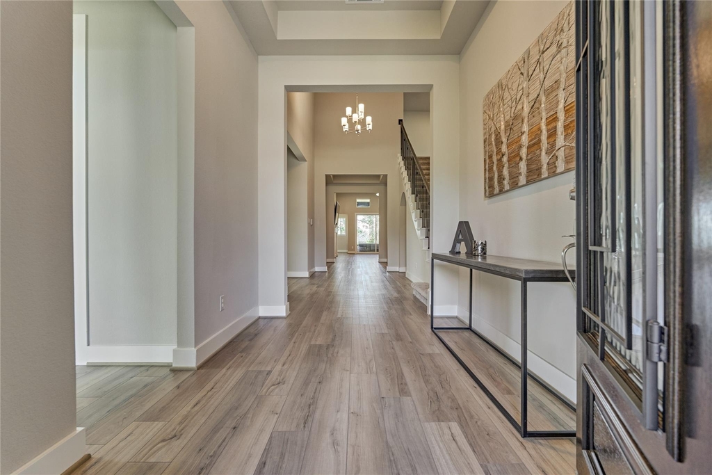1716 Encino Boulevard - Photo 5