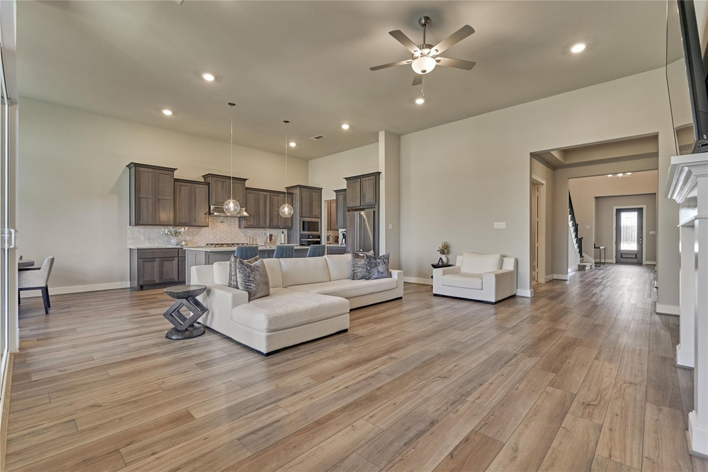 1716 Encino Boulevard - Photo 12