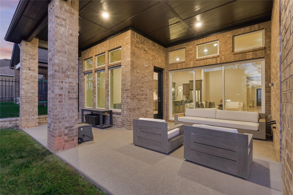 1716 Encino Boulevard - Photo 43