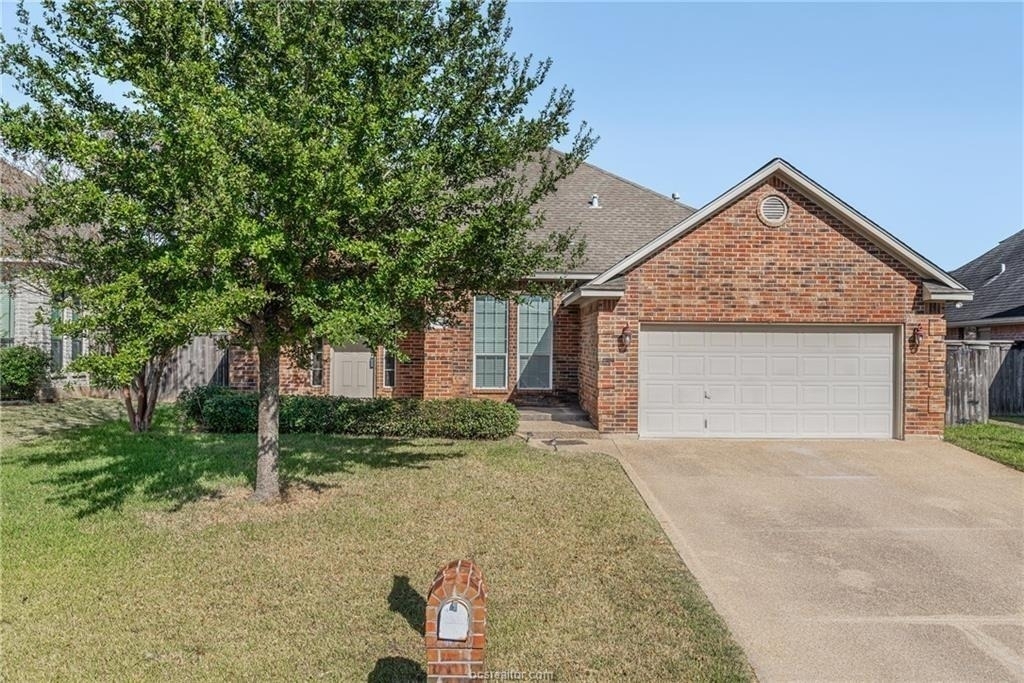 4009 Reatta Lane - Photo 0