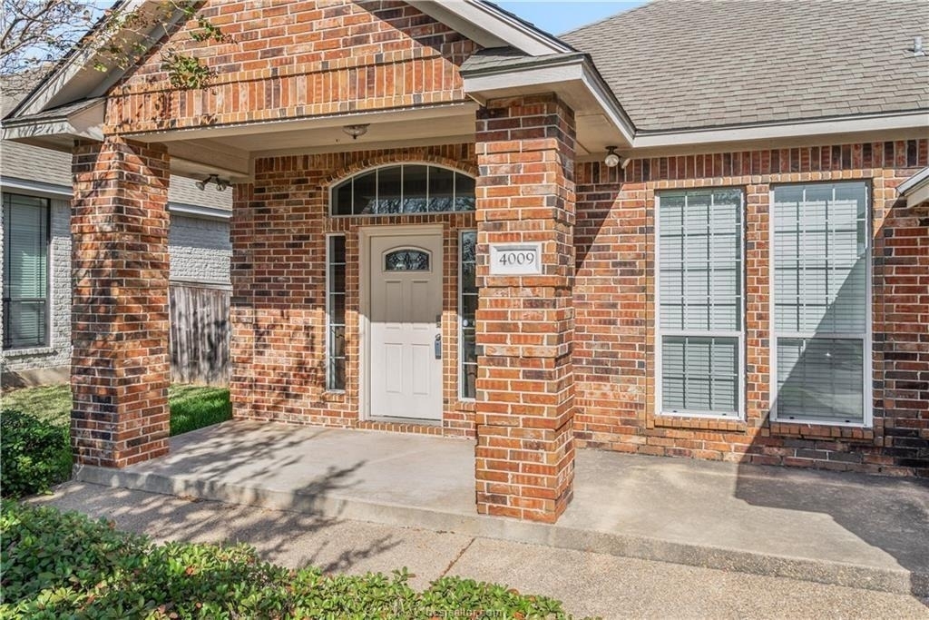 4009 Reatta Lane - Photo 2