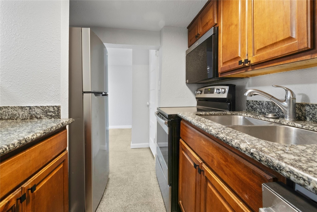 2507 37th Street - Photo 11