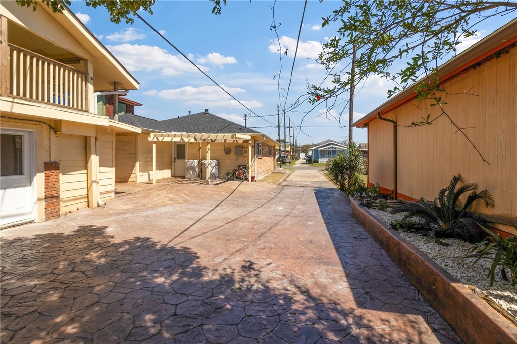 2507 37th Street - Photo 4