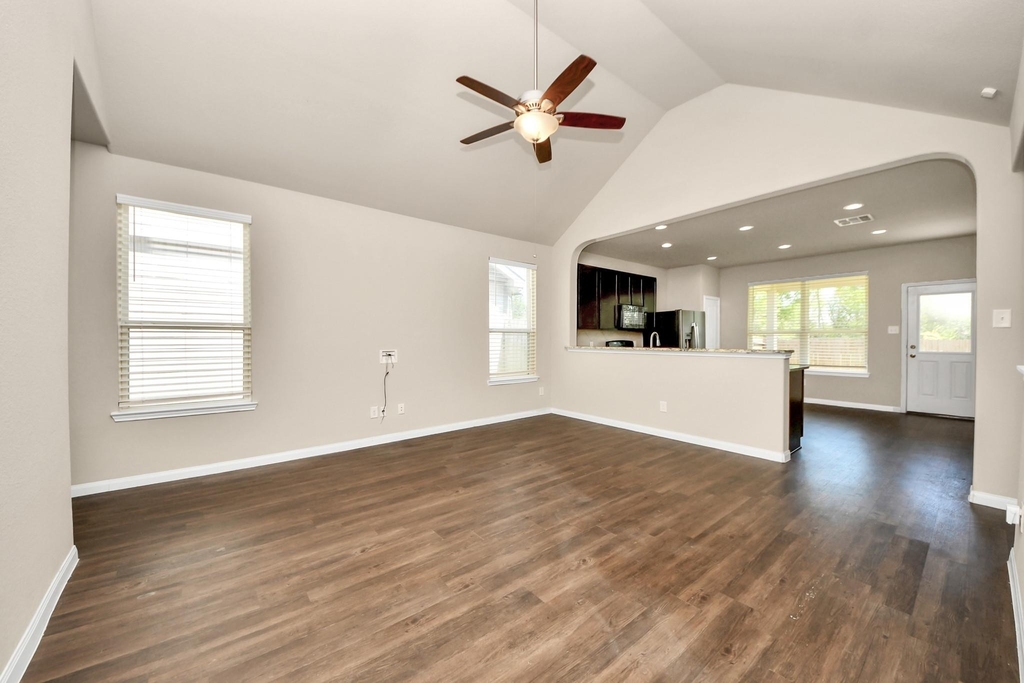 17630 Holroyd Road - Photo 5