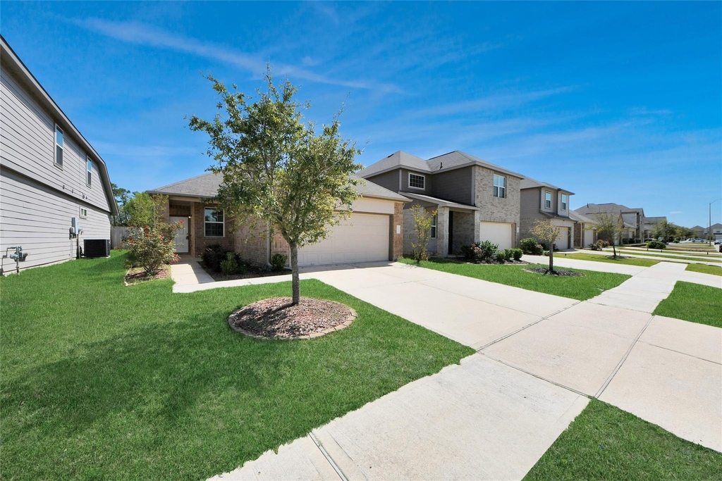 17630 Holroyd Road - Photo 1