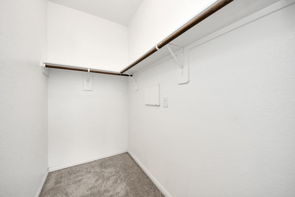 17630 Holroyd Road - Photo 15