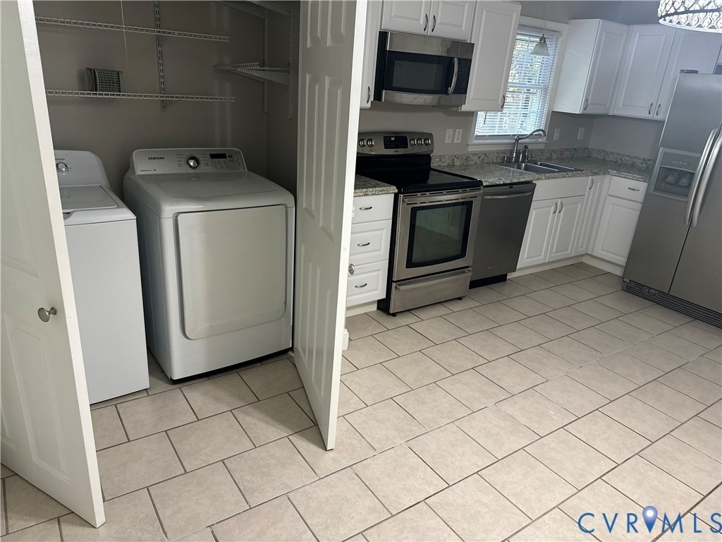3401 Woodsong Drive - Photo 2