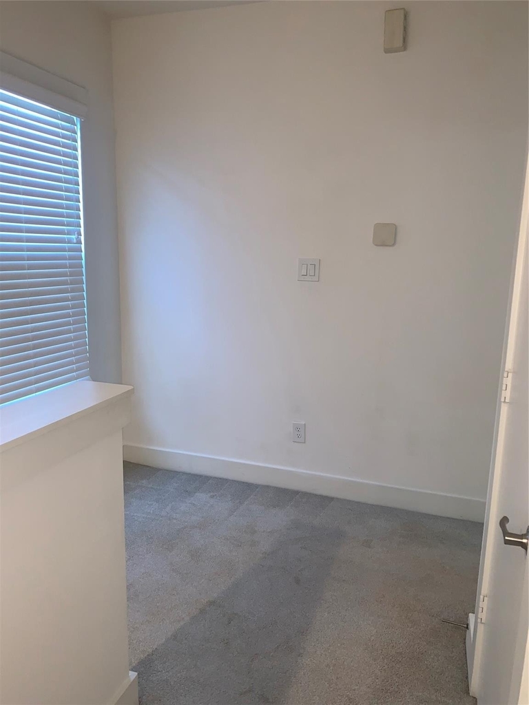 10209 Las Nubes Avenue - Photo 18