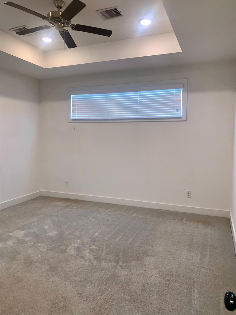 10209 Las Nubes Avenue - Photo 10