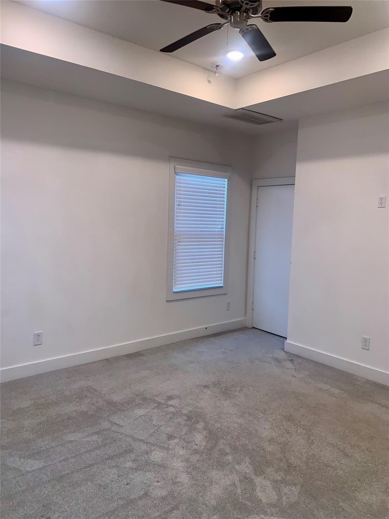 10209 Las Nubes Avenue - Photo 11