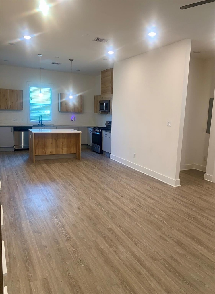 10209 Las Nubes Avenue - Photo 6