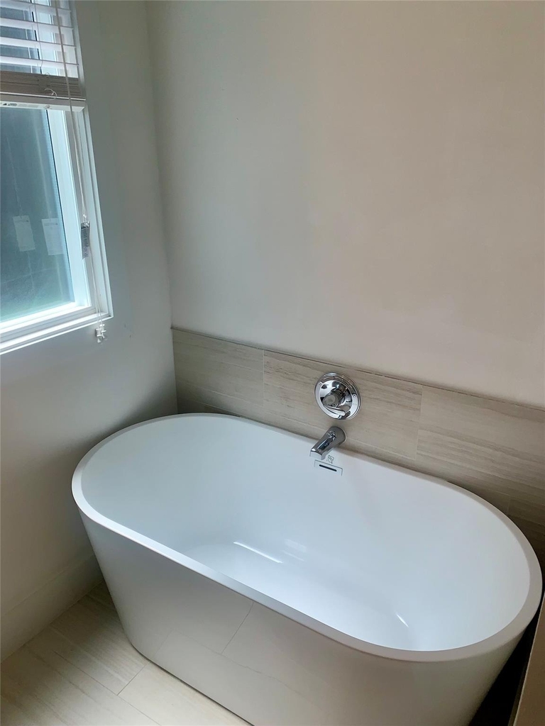 10209 Las Nubes Avenue - Photo 14