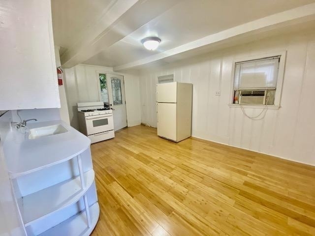 1410 Wentworth Street - Photo 2