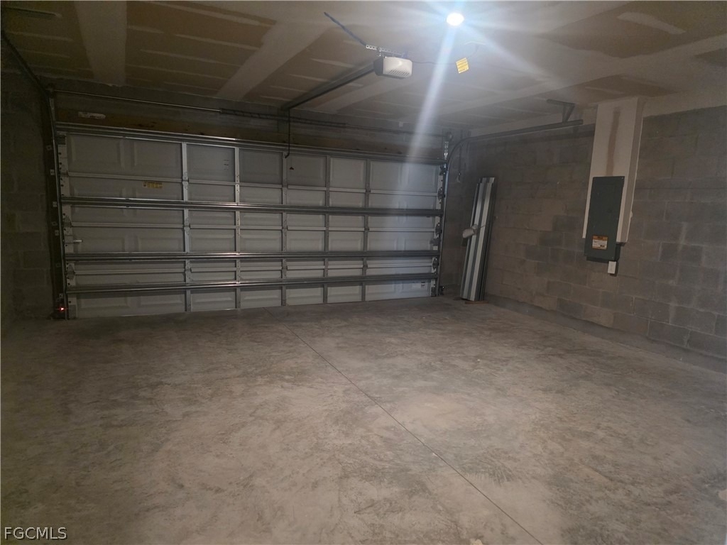 878 Friendship Circle - Photo 8