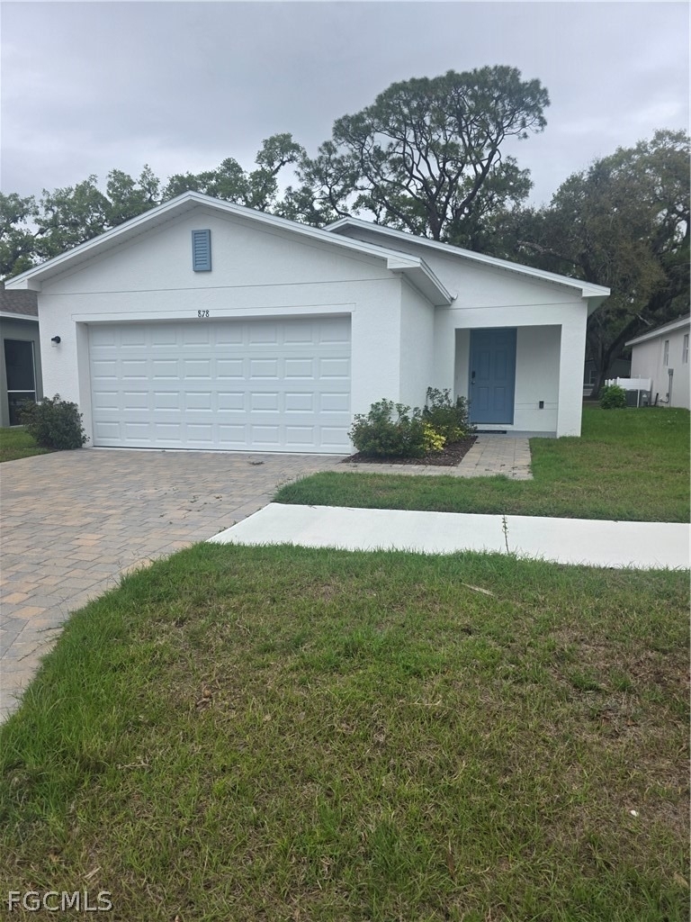 878 Friendship Circle - Photo 1