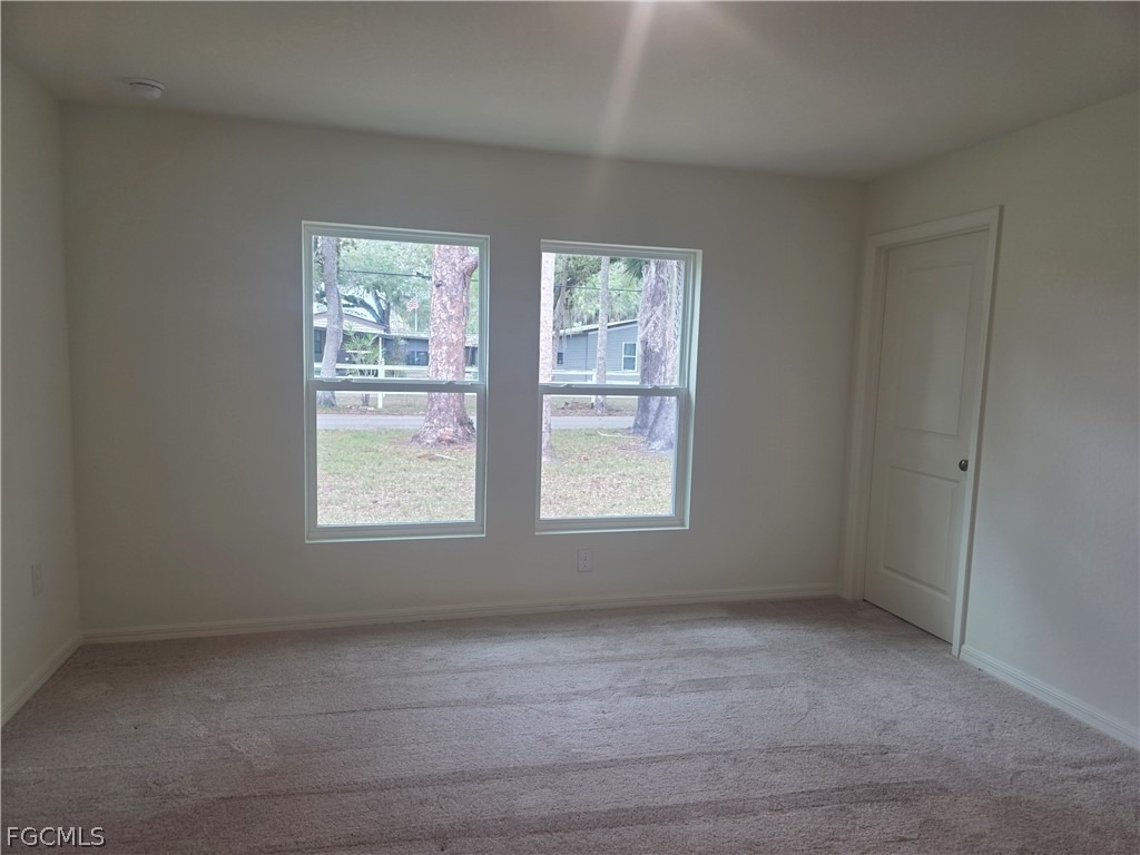 878 Friendship Circle - Photo 6