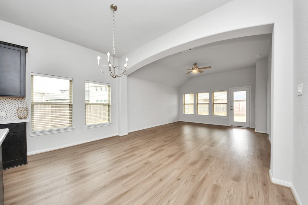804 Lake Lacosta Drive - Photo 10