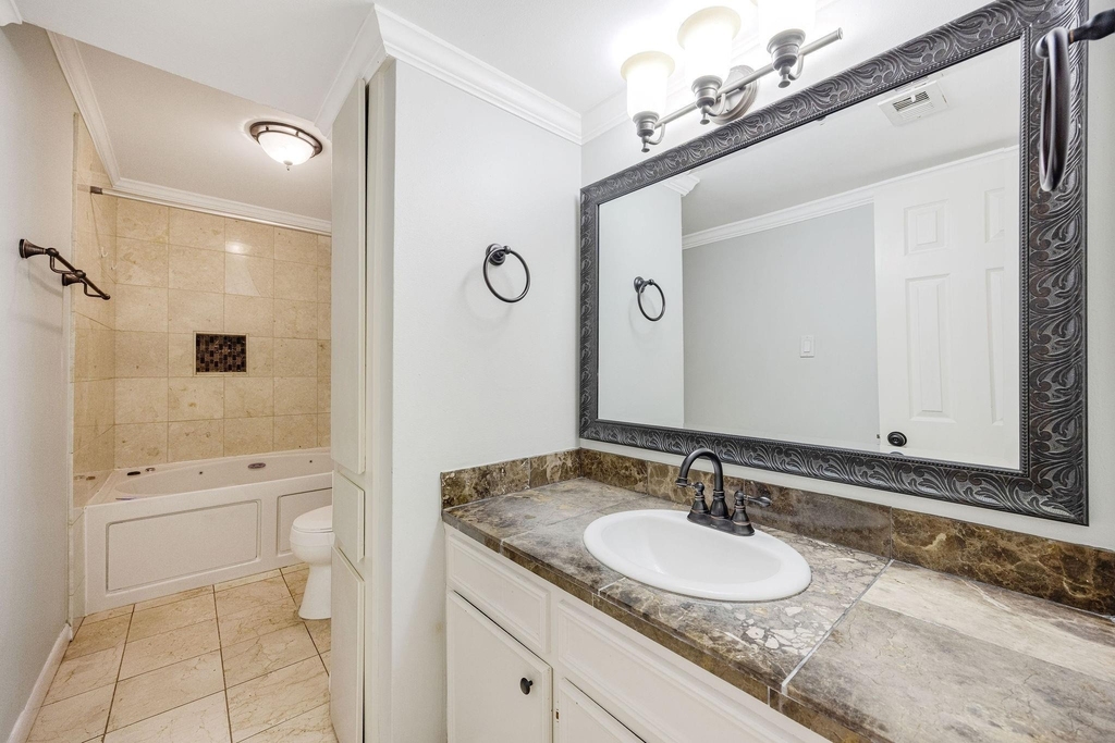 1114 Augusta Drive - Photo 4