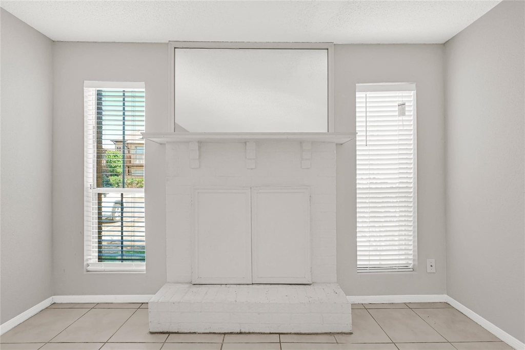 1500 Bay Area Boulevard - Photo 2