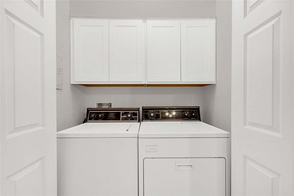1500 Bay Area Boulevard - Photo 7