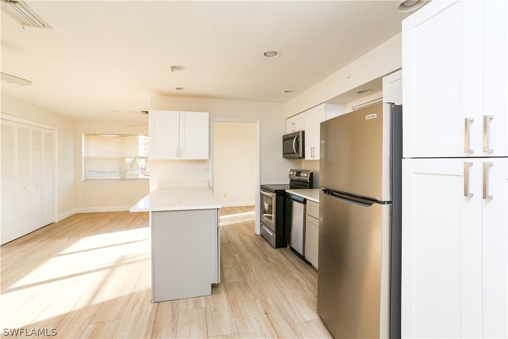 521 96th Avenue N - Photo 8