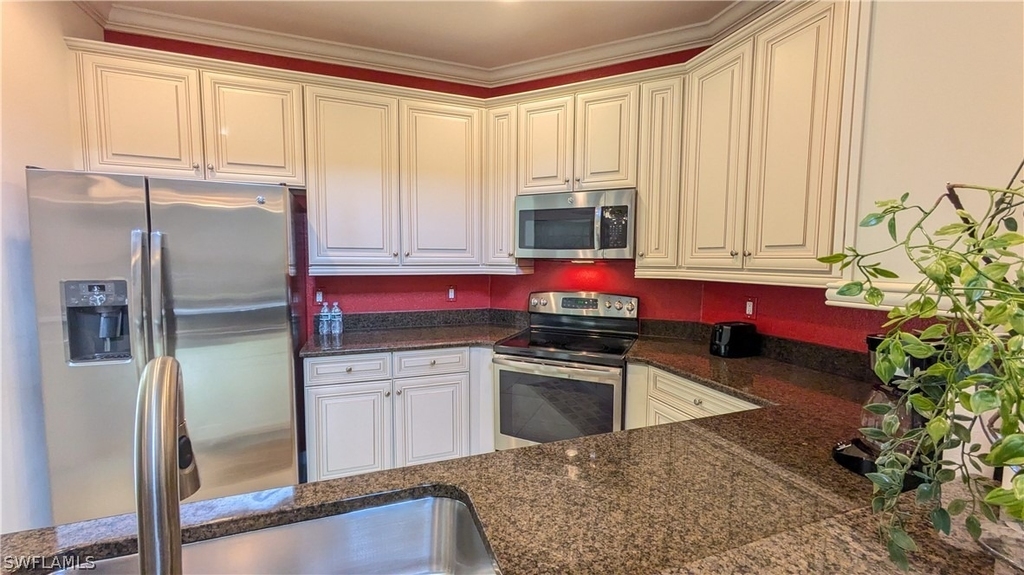 9055 Capistrano Street N - Photo 6