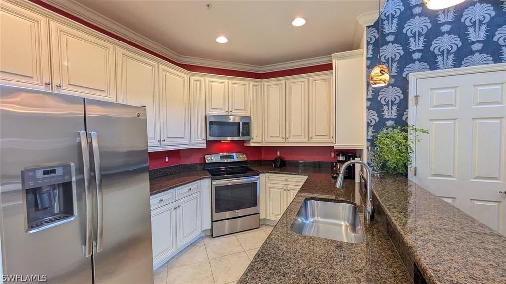 9055 Capistrano Street N - Photo 5