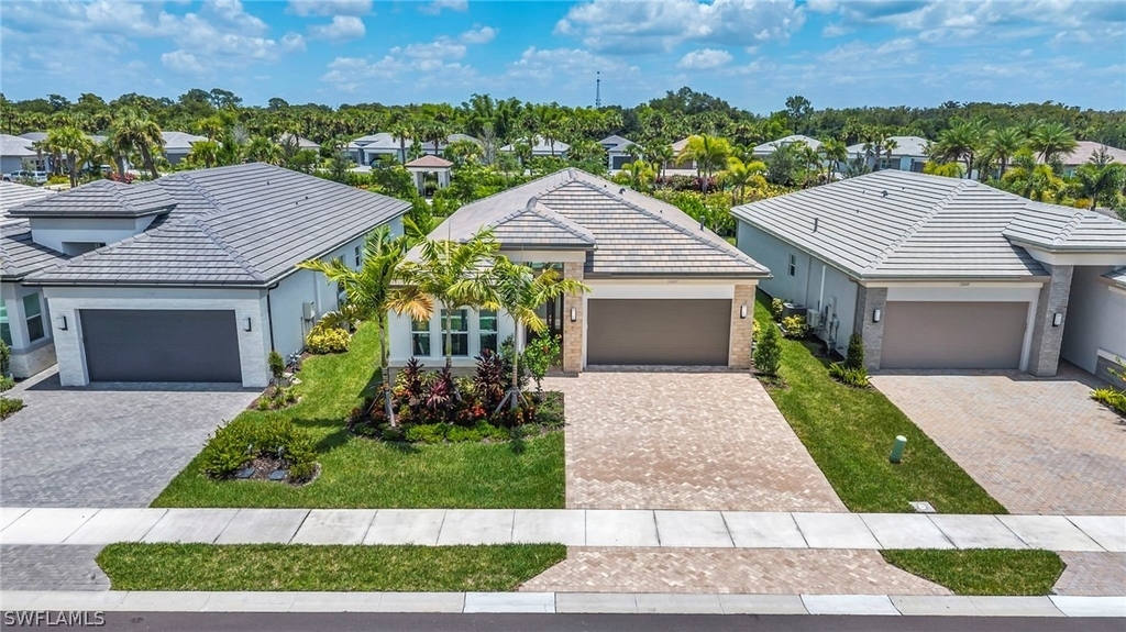 12445 Dahlia Court - Photo 0