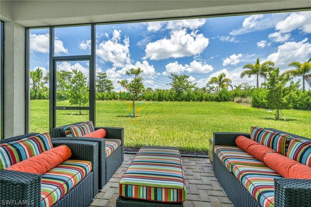 12445 Dahlia Court - Photo 4
