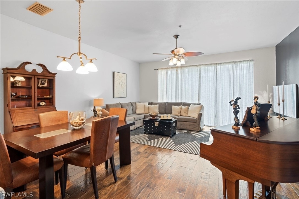 941 Hampton Circle - Photo 2