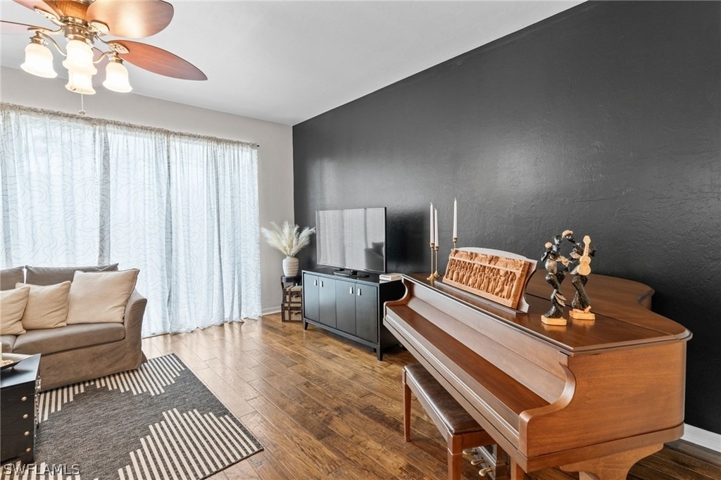 941 Hampton Circle - Photo 14