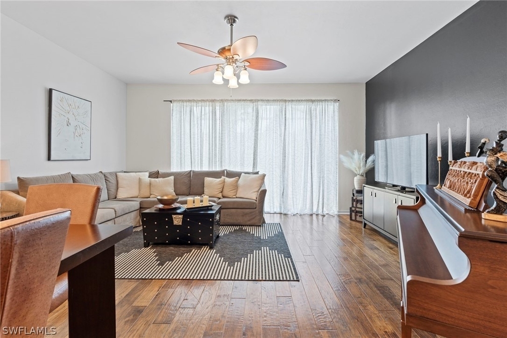 941 Hampton Circle - Photo 11