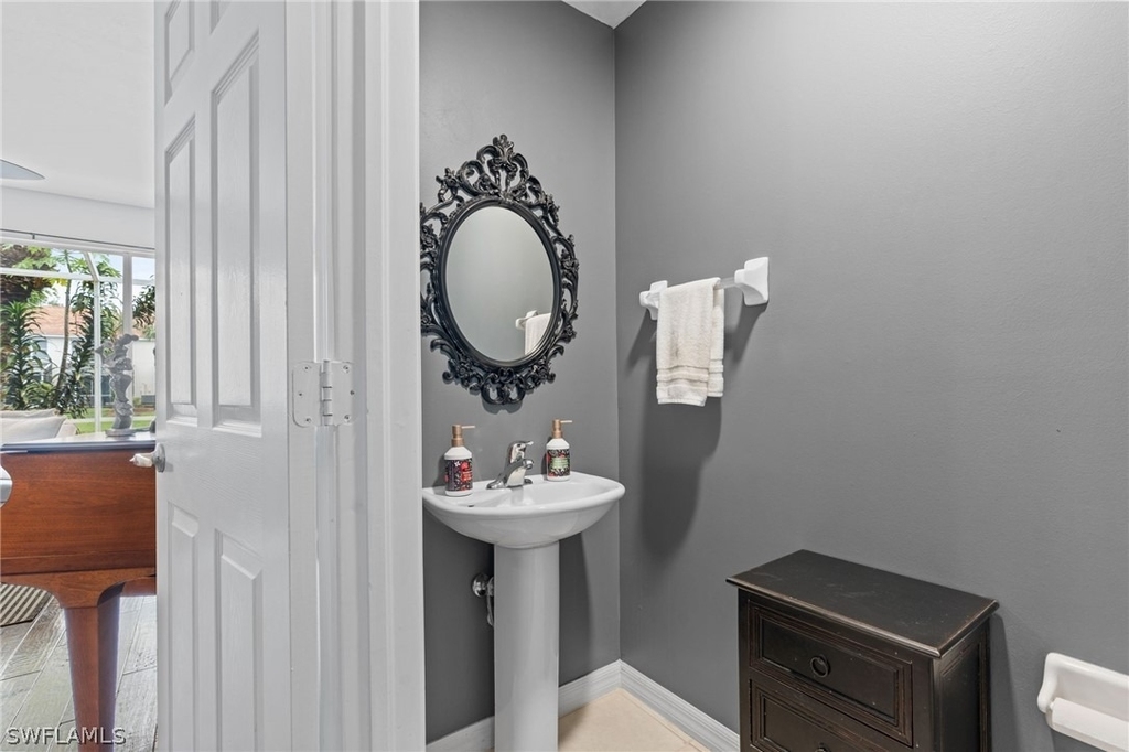 941 Hampton Circle - Photo 16