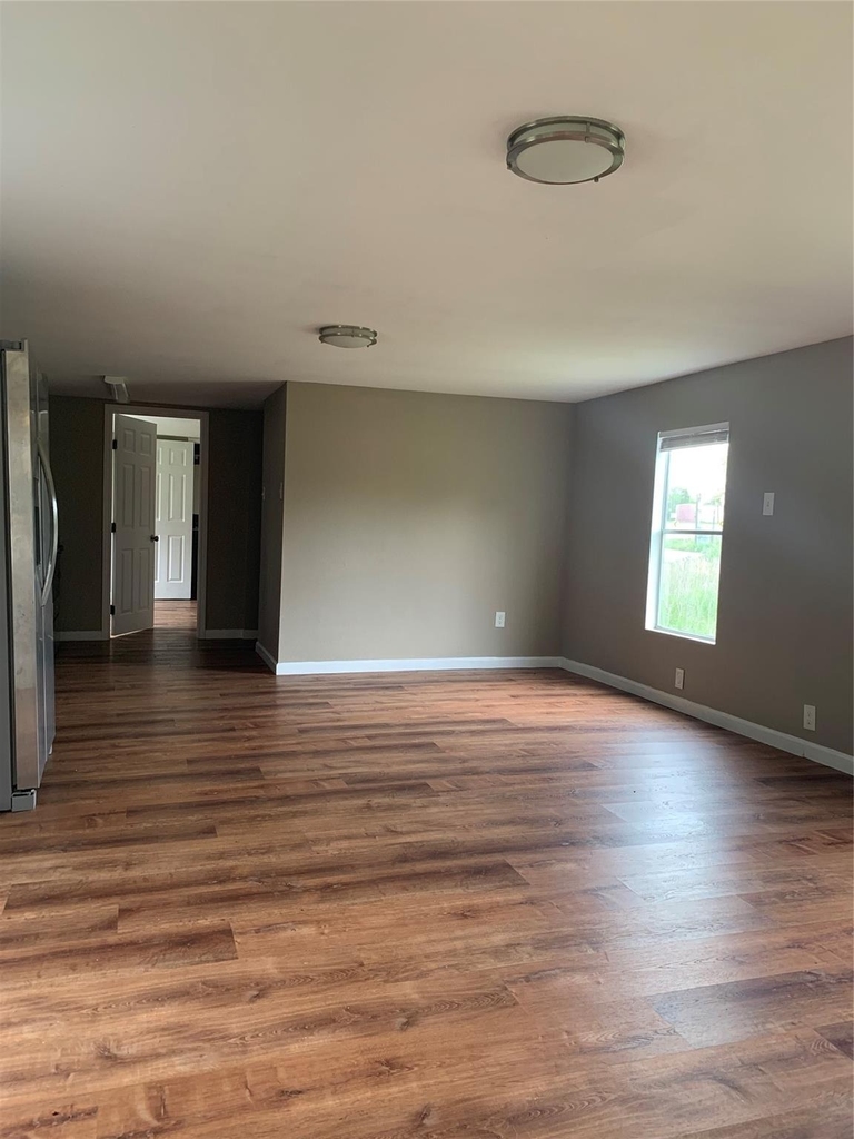 1354 Fm 405 - Photo 2