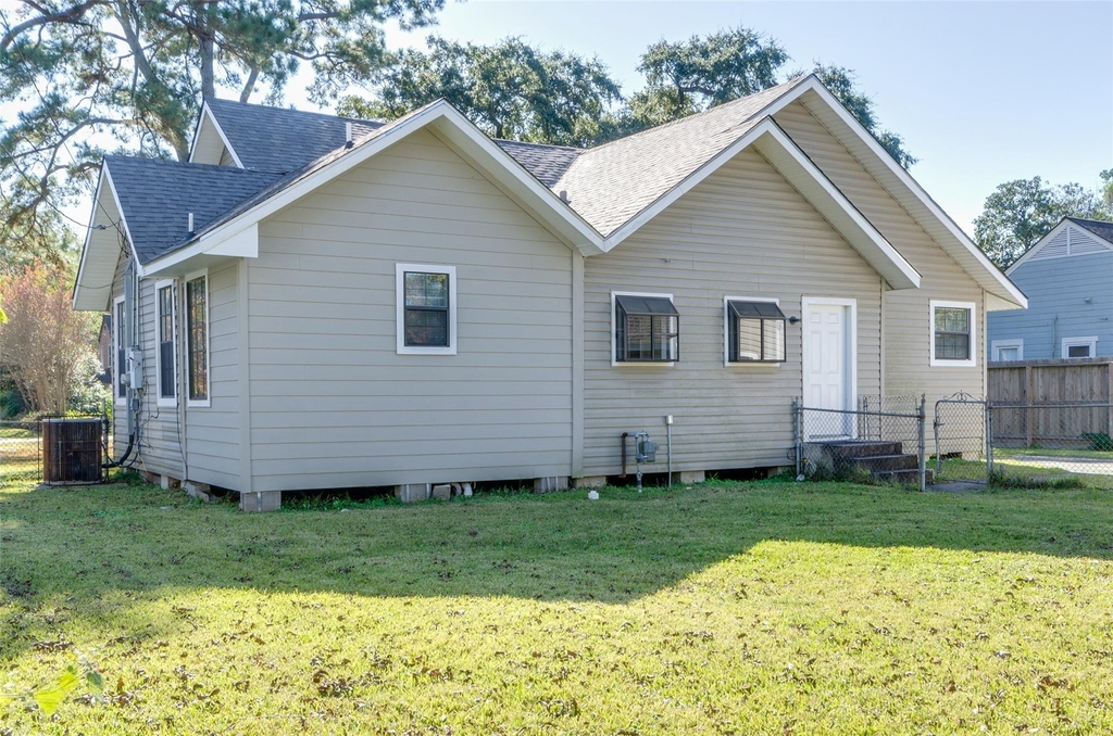 236 W 31st Street - Photo 29