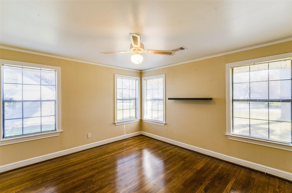236 W 31st Street - Photo 12