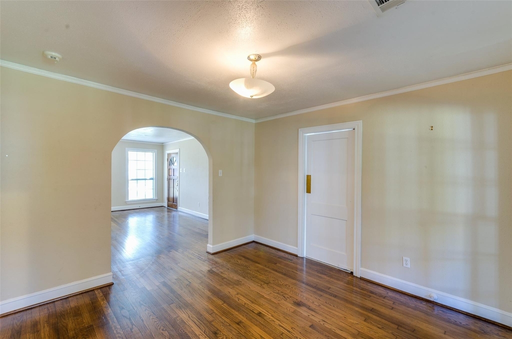 236 W 31st Street - Photo 11