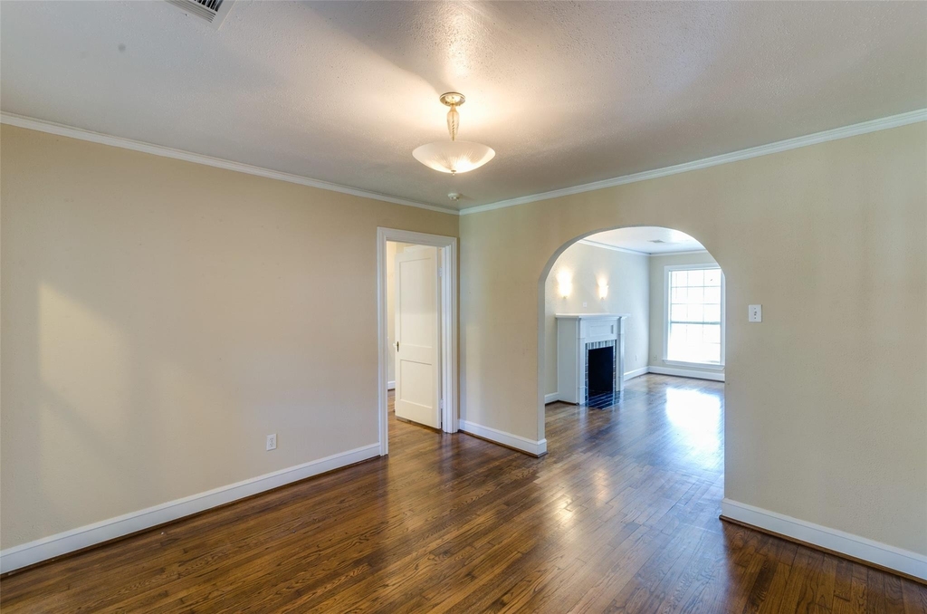 236 W 31st Street - Photo 10