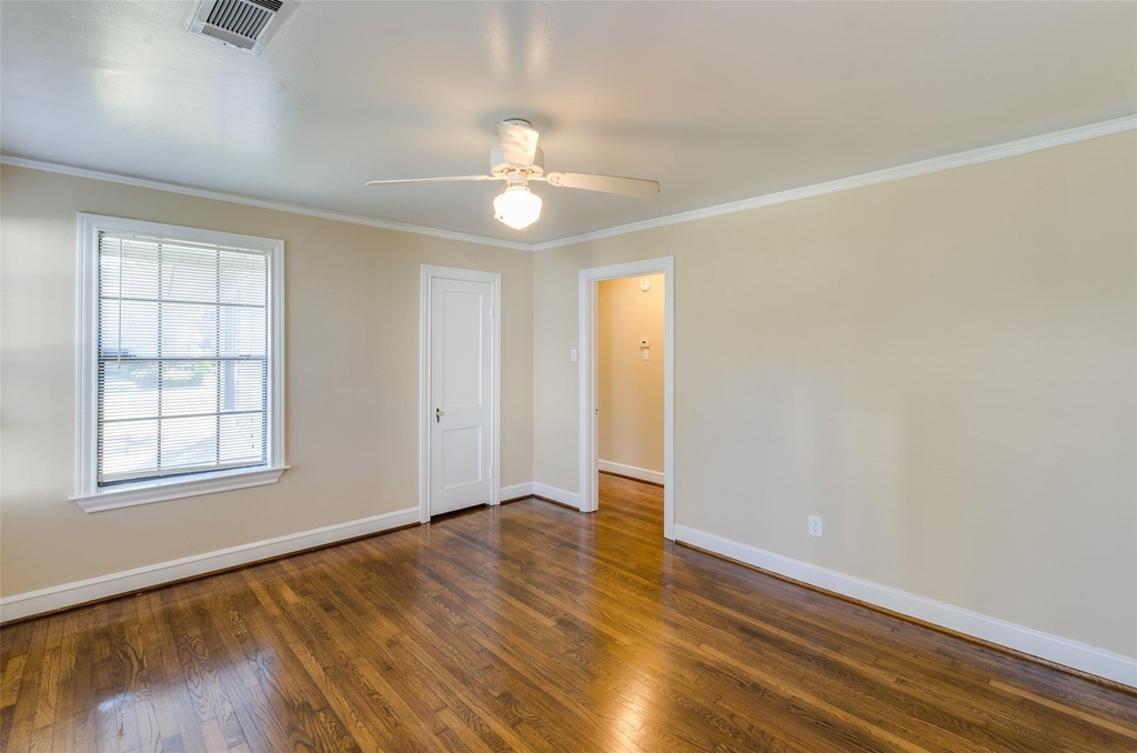 236 W 31st Street - Photo 20
